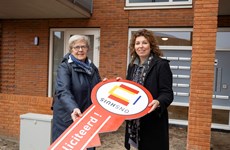 Afbeelding 1 van Bewoners 32 nieuwe appartementen Haven Centrum ontvangen sleutel